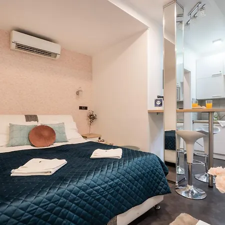 Apartment Bpr The Cribs Of - Studio33 *