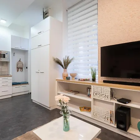 Apartment Bpr The Cribs Of - Studio33