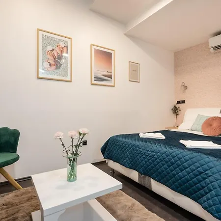 Bpr The Cribs Of - Studio33 Apartment