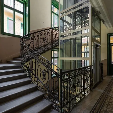 Apartment Bpr The Cribs Of - Studio33 *